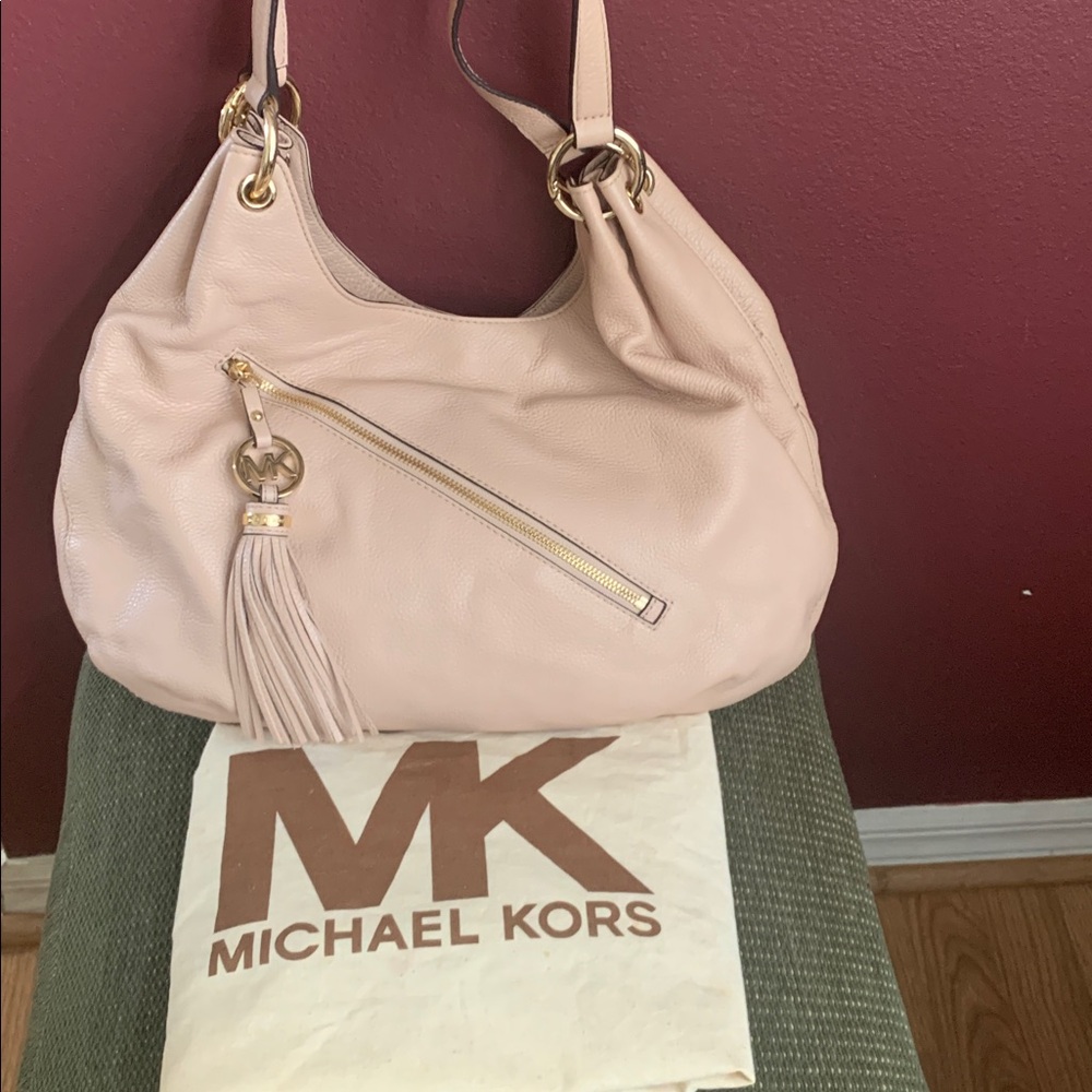 Michael Kors Leather Blush Hobo Bag with Dustbag. - Picture 12 of 15